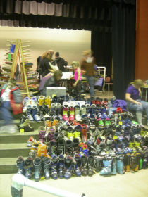 There are ways to be cost-conscious while getting good gear for your children. 