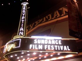 Will theater lights dim?
