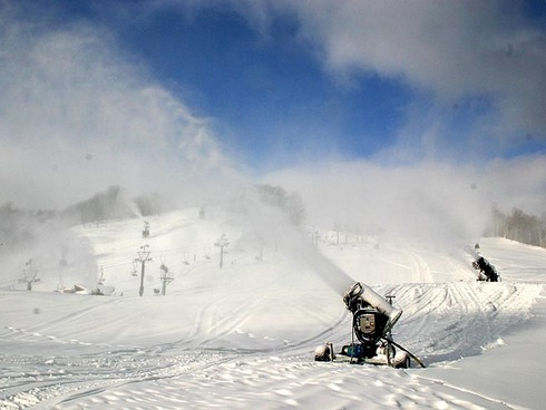 CRYSTAL MOUNTAIN'S SLOPES WILL BE OPEN BEGINNING THANKSGIVING DAY 2008! (Slopes open Nov. 27 thru Nov. 30, slopes closed Dec. 1-4,then slopes reopen Friday, Dec. 5) Photo taken 11.21.08.